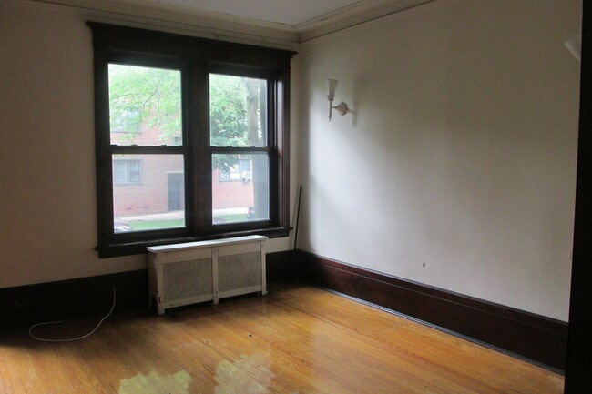 Building Photo - 1367 E 56th St