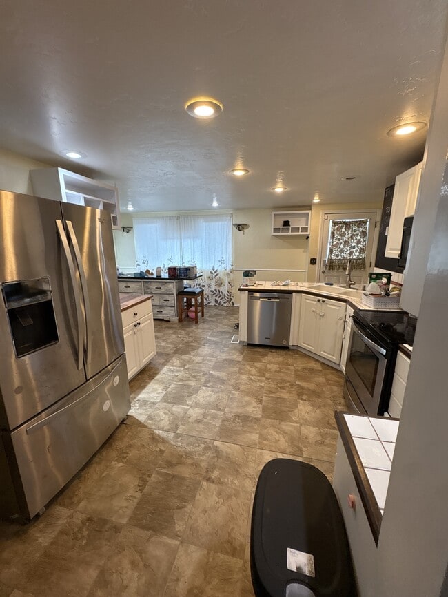 Building Photo - 1250 Hill St SE