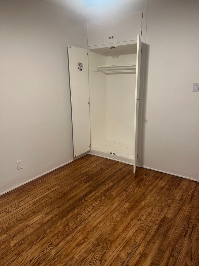 Building Photo - 2822 7th Ave