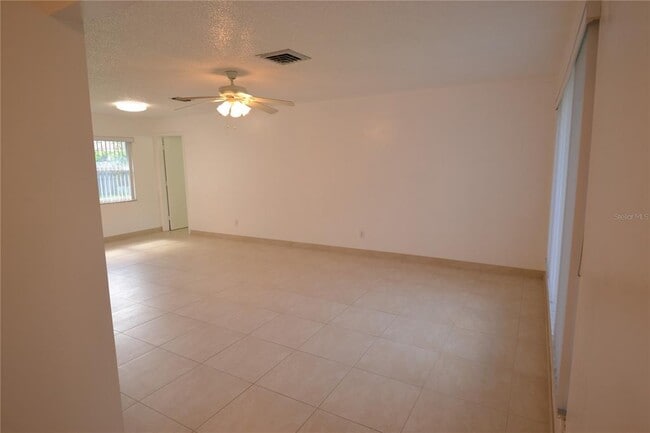 Building Photo - 2357 White Oak Cir