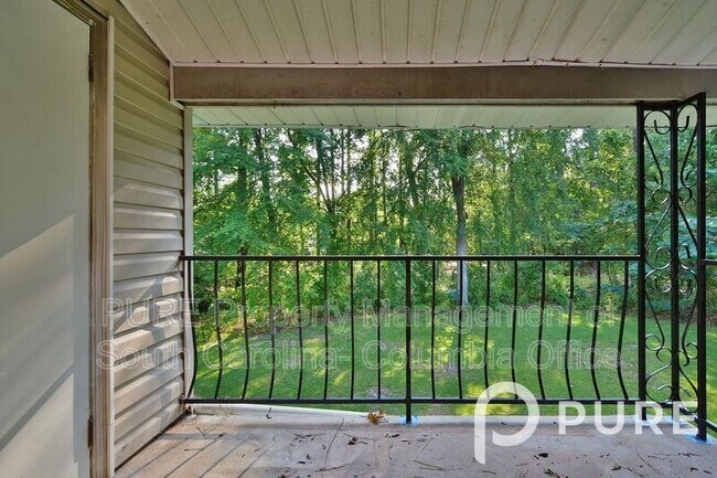 Building Photo - 2915 Chatsworth Rd