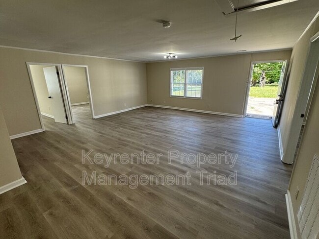 Building Photo - 1560 Old Thomasville Rd
