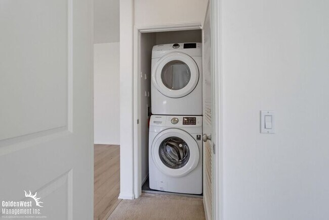 Building Photo - Modern 2Bdm 2Ba Condo in Desirable Chula Vista Community!