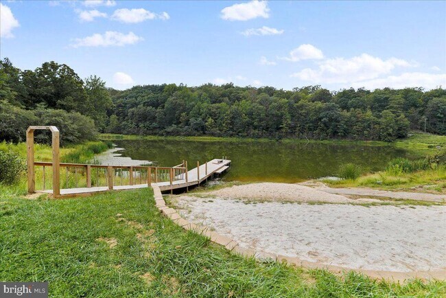 Building Photo - 411 Whiskey Still Rd