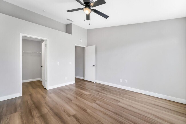 Building Photo - Stylishly Renovated Condo with Modern Finishes in a Gated Community!