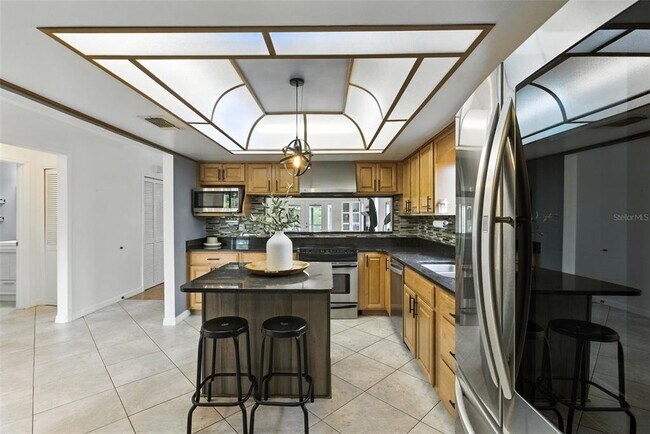 Building Photo - 563 Belltower Ave