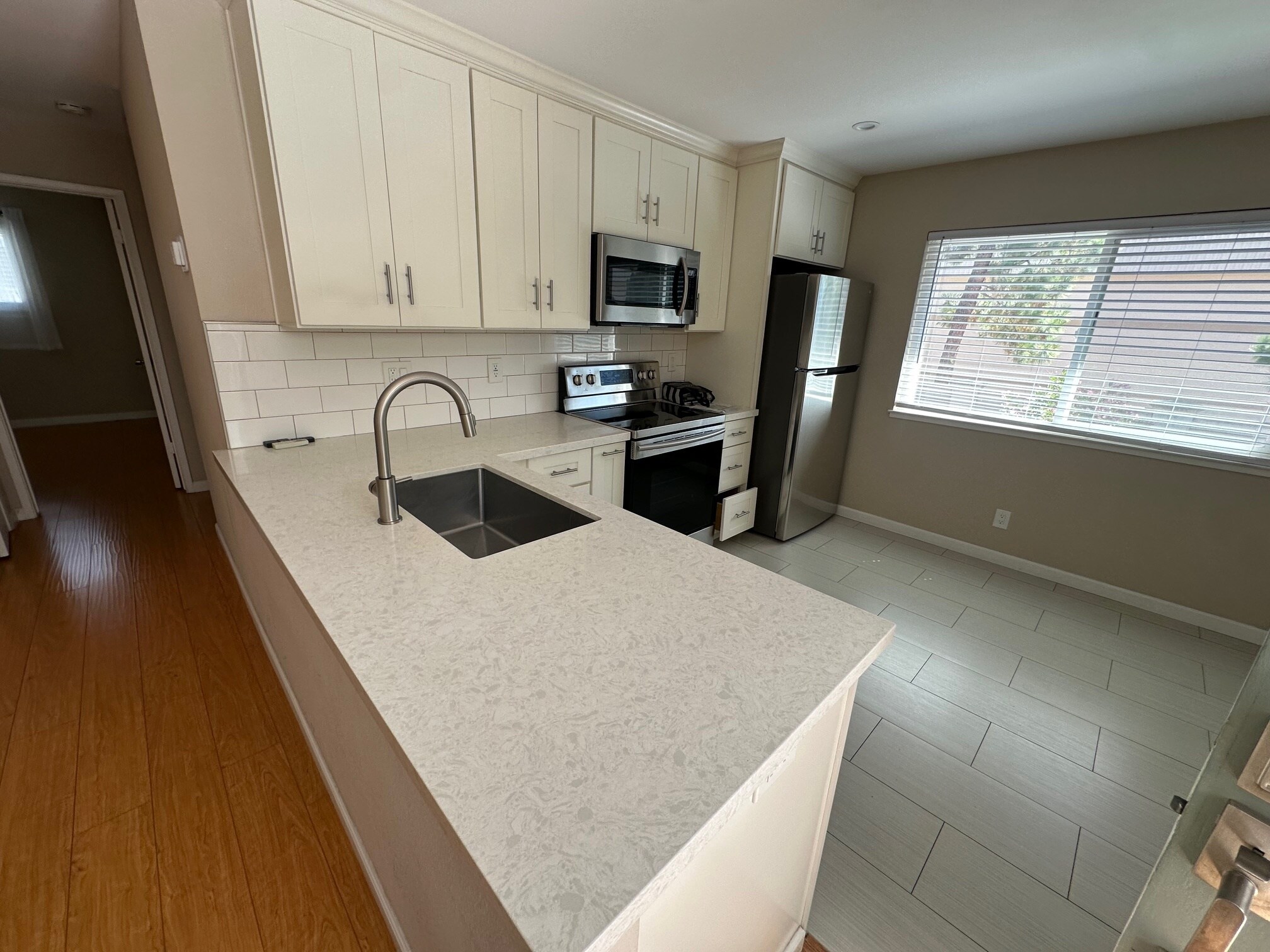 Building Photo - 994 Westlynn Way