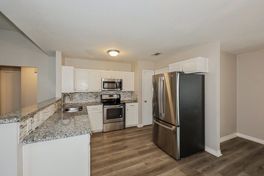 Building Photo - 522 Chancellorsville Dr
