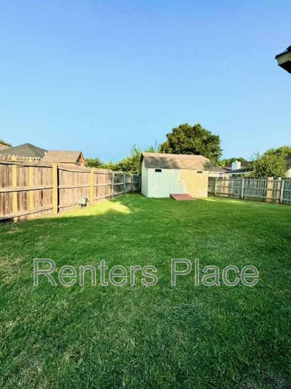 Building Photo - 2915 S 138th E Ave