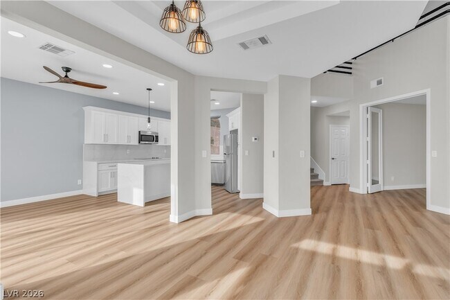 Building Photo - 1712 Estrella St