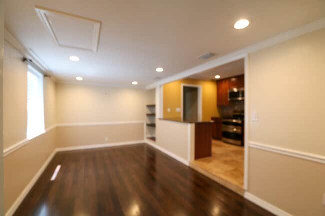 Building Photo - 3 bedroom, 2.5 bathroom home is in a highly sought-after neighborhood in the heart of South Tampa...