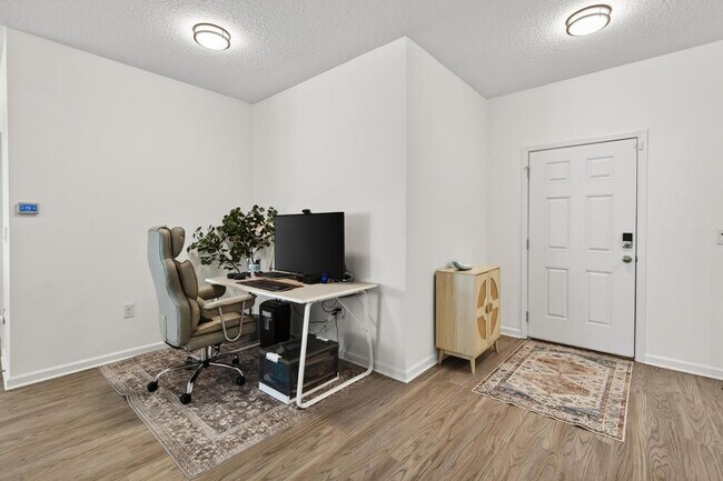 Building Photo - 67 Windermere Way
