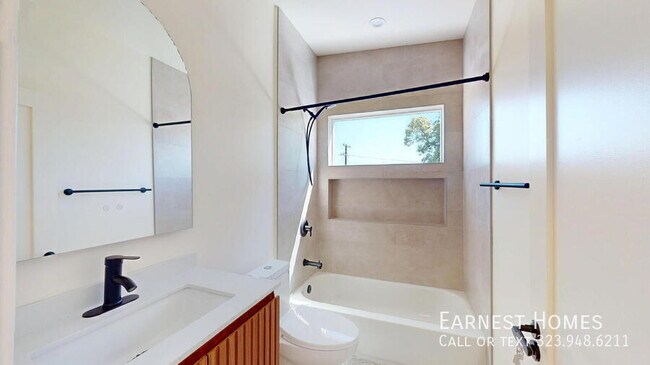 Building Photo - 6445 Satsuma Ave