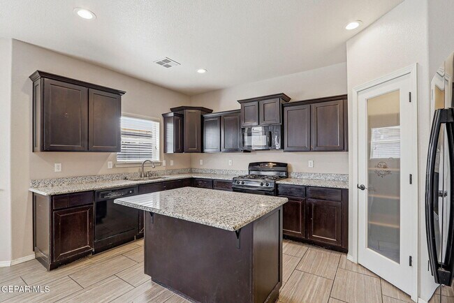 Building Photo - 1041 Earthstar Pl