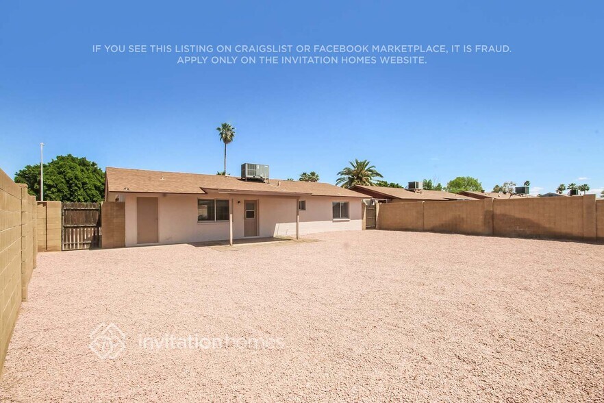 Building Photo - 1205 W El Alba Way