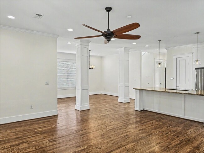 Building Photo - 603 Archer St