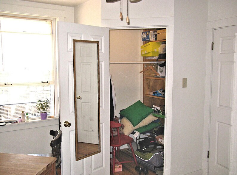 2BR closet - 5840 Alderson St
