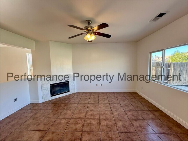 Building Photo - 4 Bed/2 Bath in SW Bakersfield w/ RBP, Solar & $0 Deposit Option