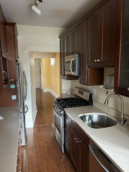 Building Photo - 9 Braemore Rd