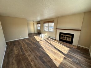 Building Photo - 2 Bedroom Condo