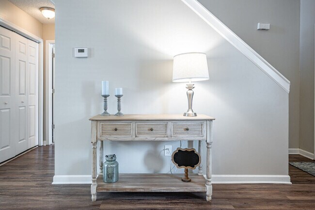 Building Photo - 31 Middleton Ct