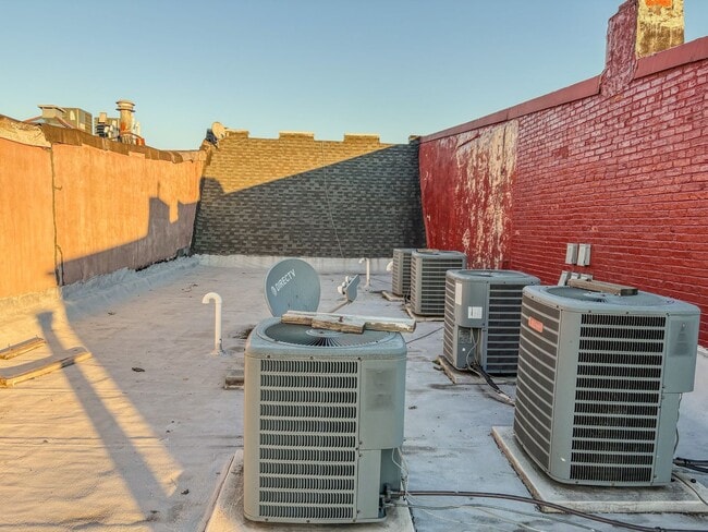 Building Photo - 2014-2016 N Charles St