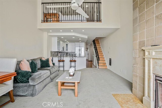 Building Photo - 615 Esplanade