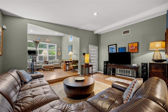 Building Photo - 1803 Mohle Dr
