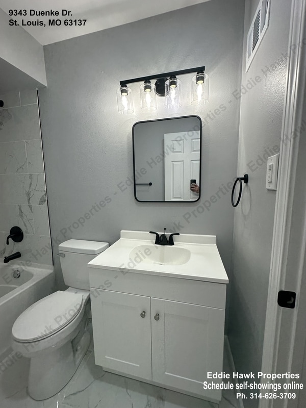 Building Photo - 9343 Duenke Dr