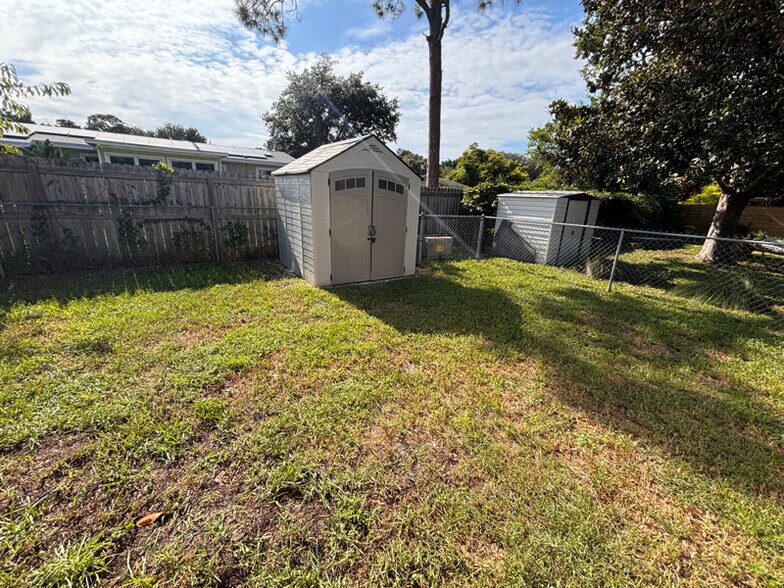 Building Photo - 201 Deltona Blvd