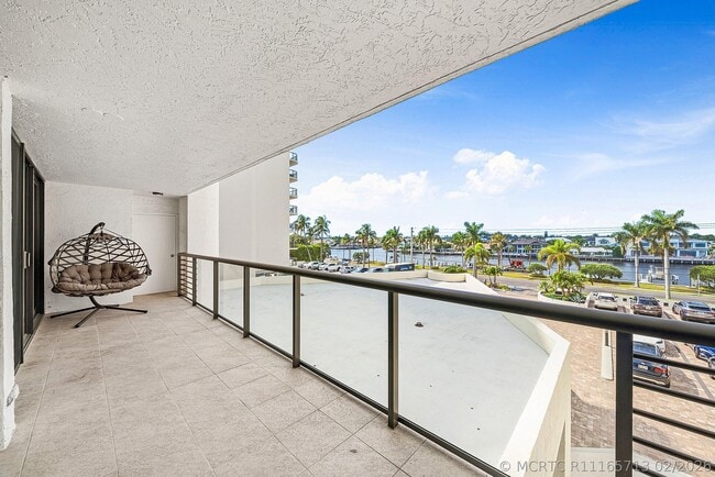 Building Photo - 2727 S Ocean Blvd