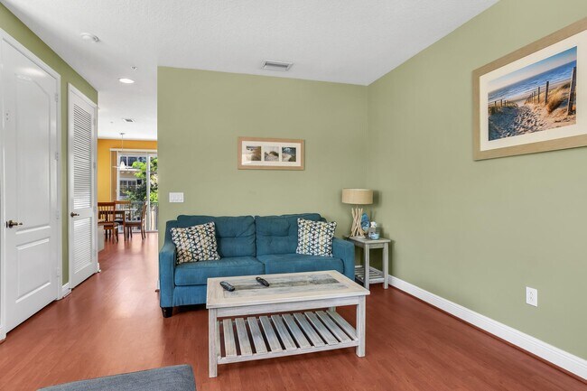 Building Photo - 581 NW 35th Ln