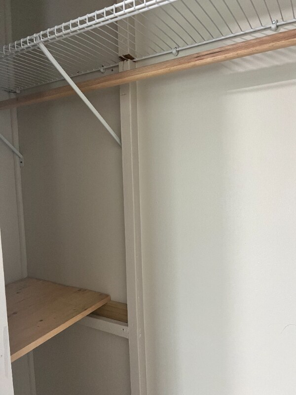 Building Photo - 381 Big Hill Rd