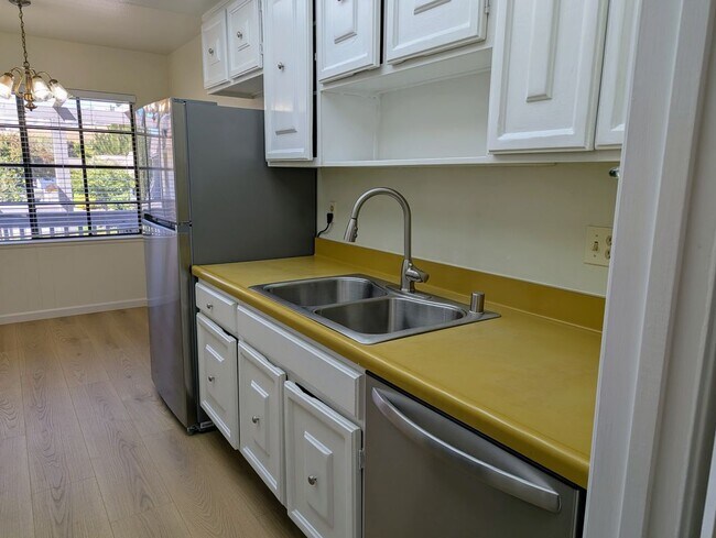 Building Photo - 5069 Cribari Bluff