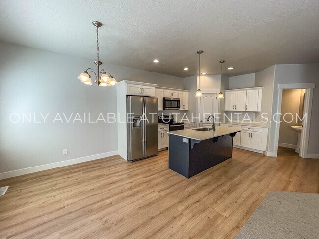 Building Photo - 4237 W 2010 N