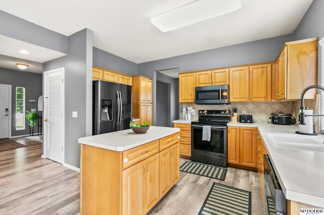 Building Photo - 1104 Valleyview Dr