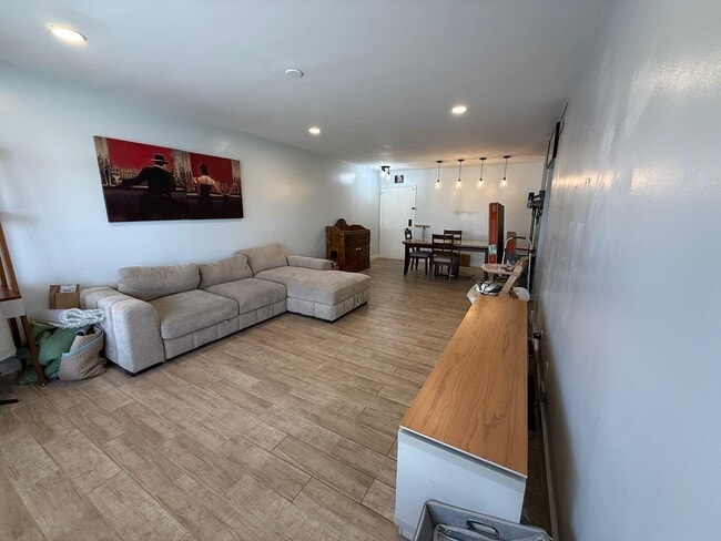 Building Photo - 2220 NE 68th St