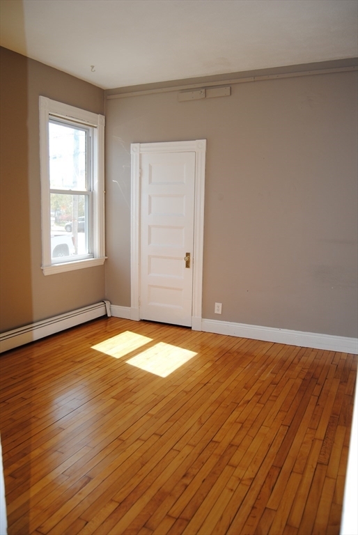 Building Photo - 137 Belmont St