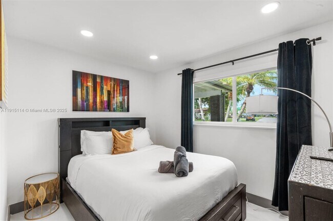 Building Photo - 390 NW 40th St