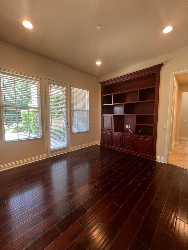 Building Photo - Spectacular Mont Calabasas 5 bed, 5.5 bath Estate