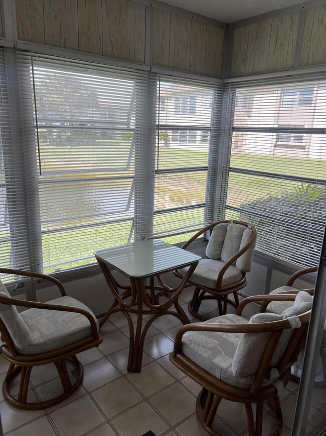 Building Photo - 504 Davis Rd