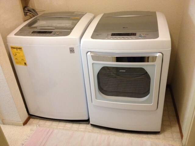 Washer & dryer - 186 Pelican Ln