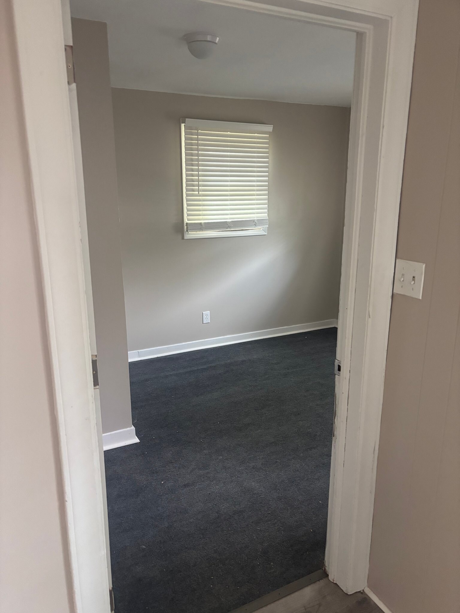 Building Photo - 639 Arch Dr