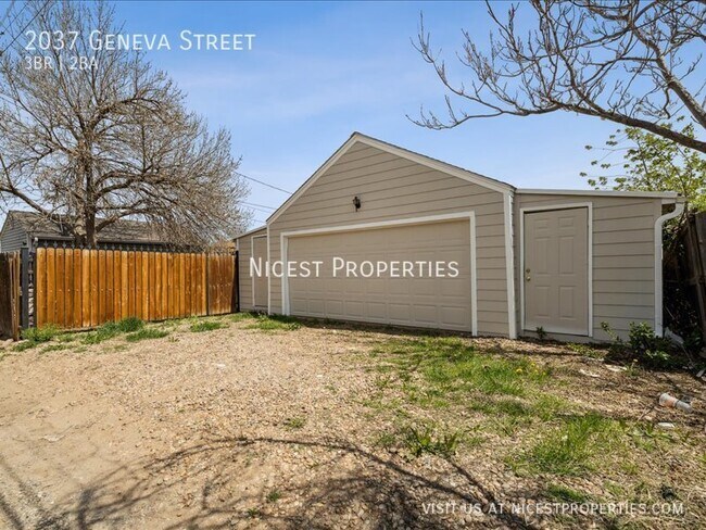 Building Photo - Gorgeous Remodeled Home near Fitzsimons/An...