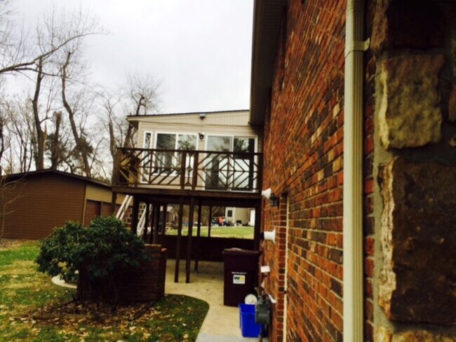 Building Photo - 124 Arlington Cir