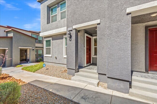 Building Photo - Contemporary 2025  3BD Home Featuring Open-Concept Living & Large Loft