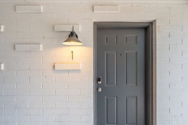 Building Photo - Fashion Square Apt1|SWVillage|Scottsdale|8...