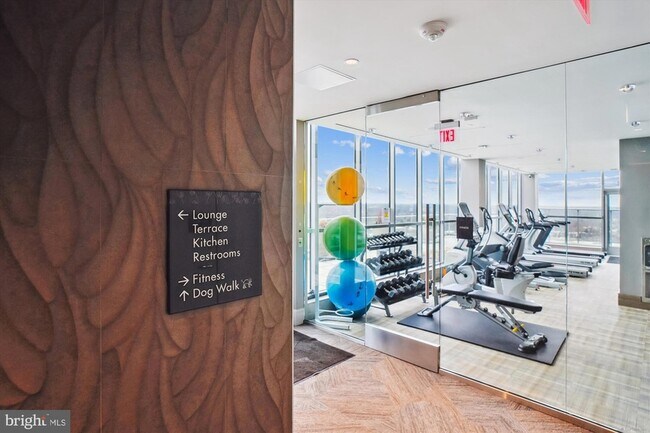 Building Photo - 930 Rose Ave