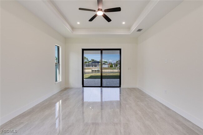 Building Photo - 153 SE 21st St