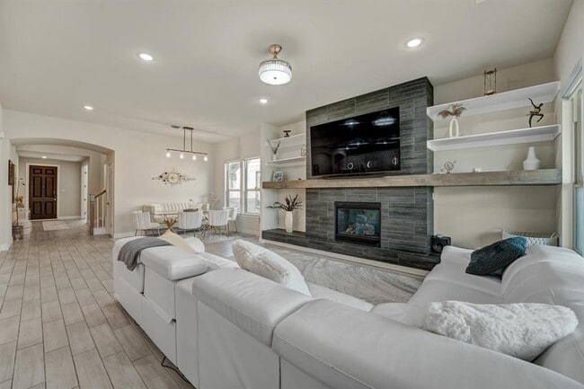 Building Photo - 17012 Pleasanton Cove